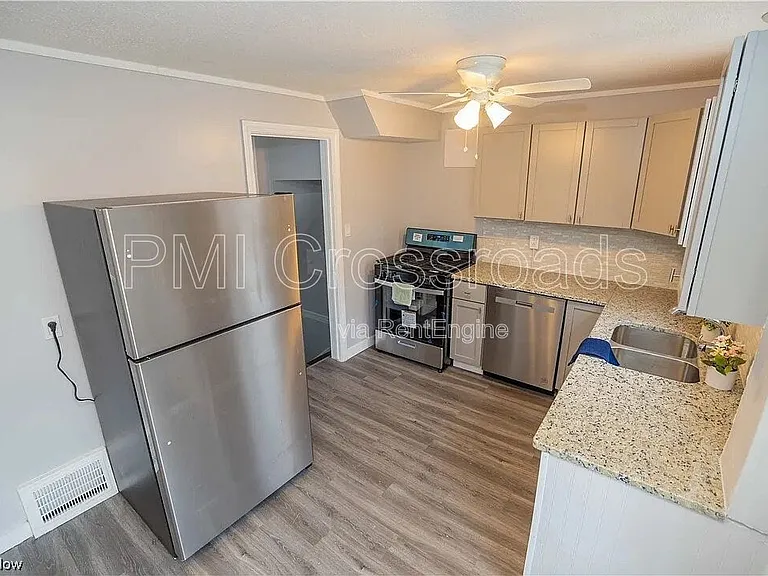 5194 Homewood Ave — Photo 9