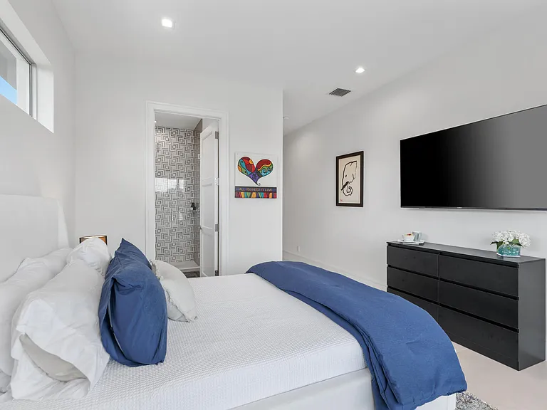 333 S Swinton Ave — Photo 60