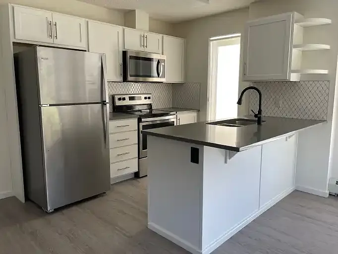 394 Windermere Rd NW #1A — Photo 1