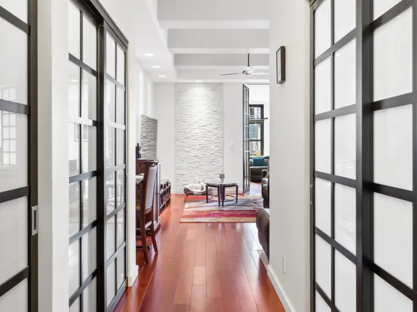 529 West 42nd Street 5R image 2 of 10