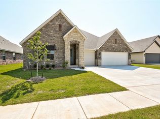 308 Tralee Ln, Yukon, OK 73099