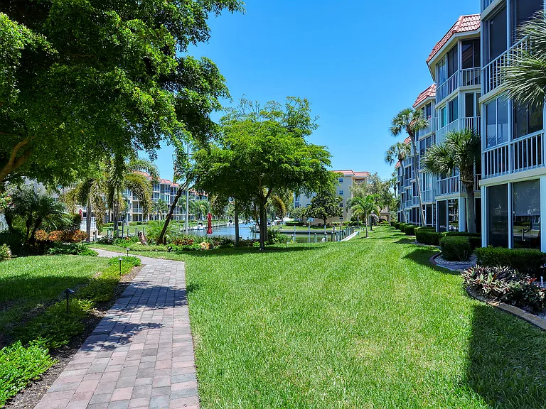 1215 S Portofino Dr #308 — Photo 22
