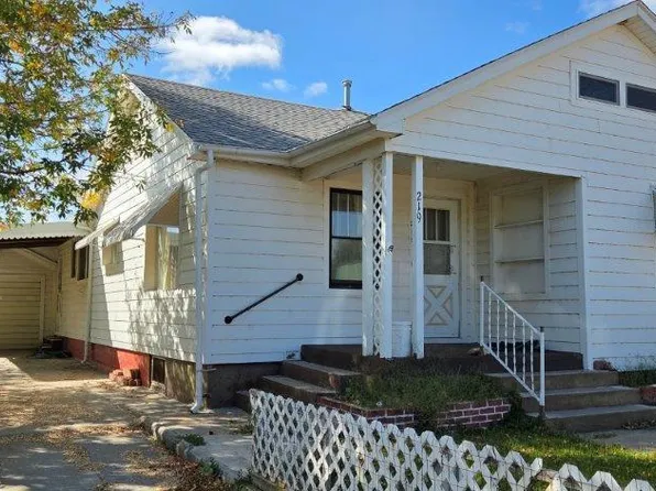 219 N Kansas St, Walsh, CO 81090