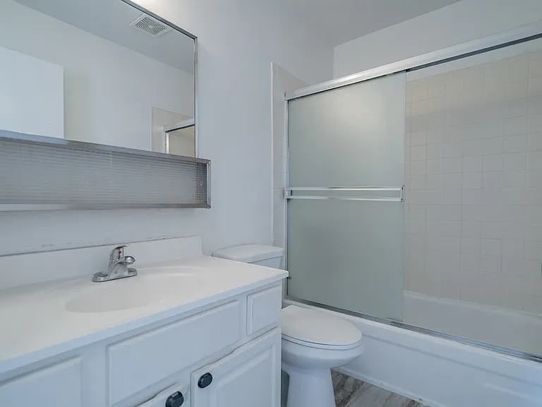 217 Berry St #H — Photo 5