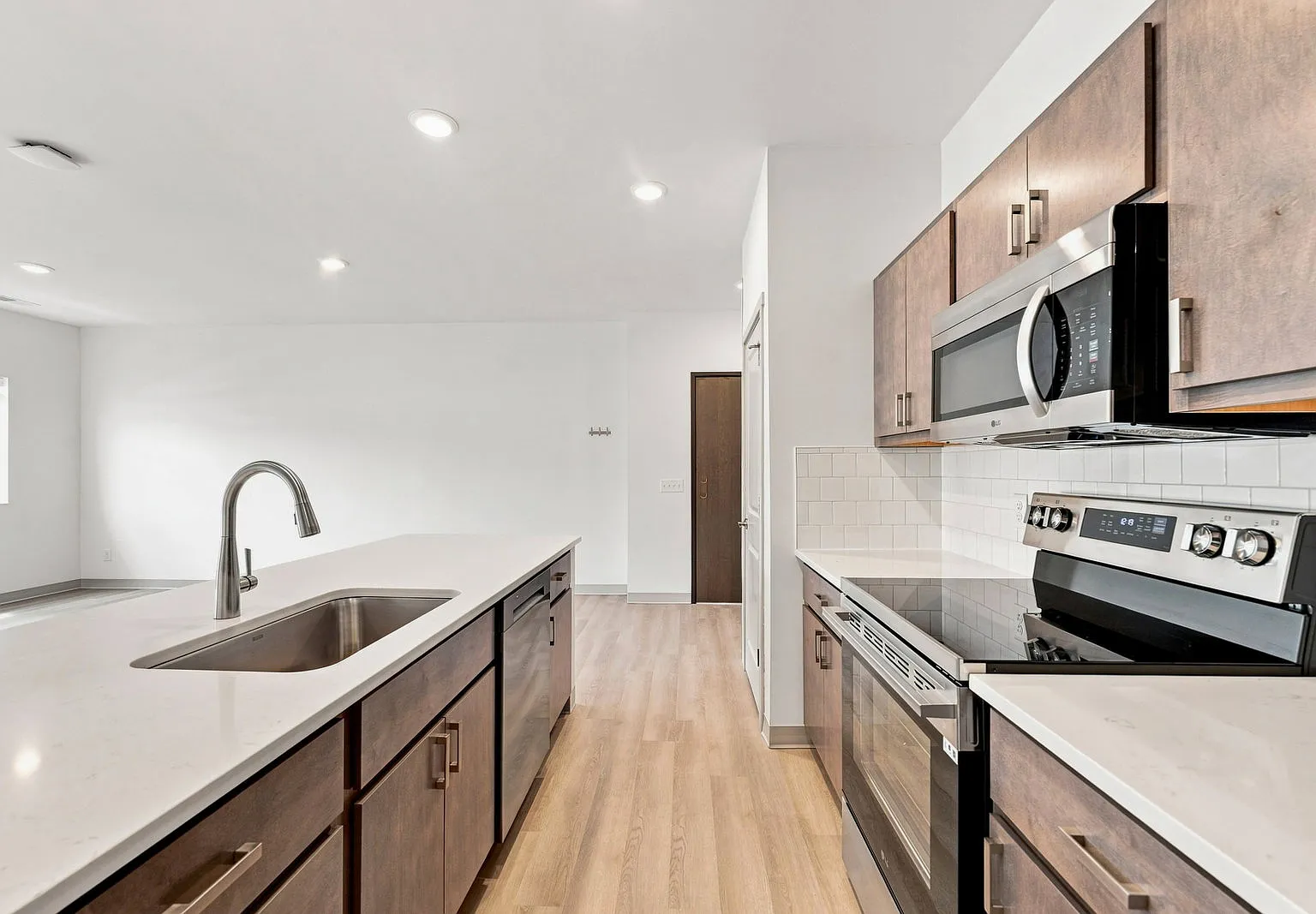 Riverbend Flats Apartments — Photo 1