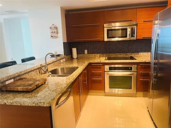 2641 N Flamingo Rd APT 806, Plantation, FL 33323
