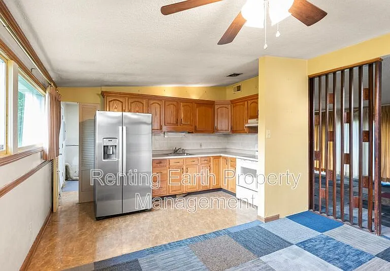 6452 Evergreen Blvd — Photo 30