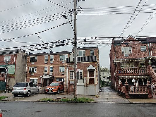 4th image of 716 E 96th St Floor 1