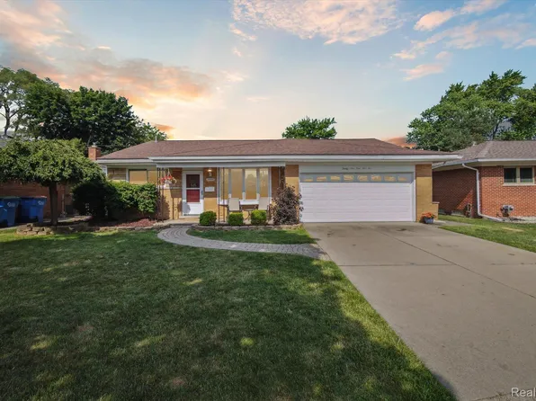 29155 Palomino Dr, Warren, MI 48093