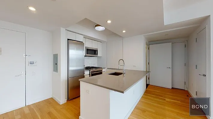 Rented by Bond New York | media 5