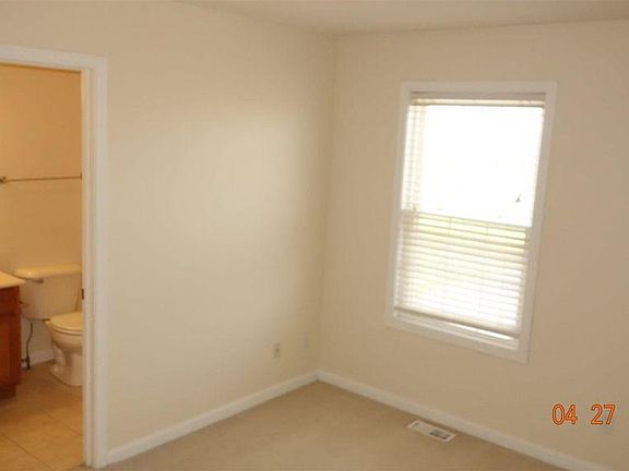 3rd image of 11217 Oakwood Dr #47