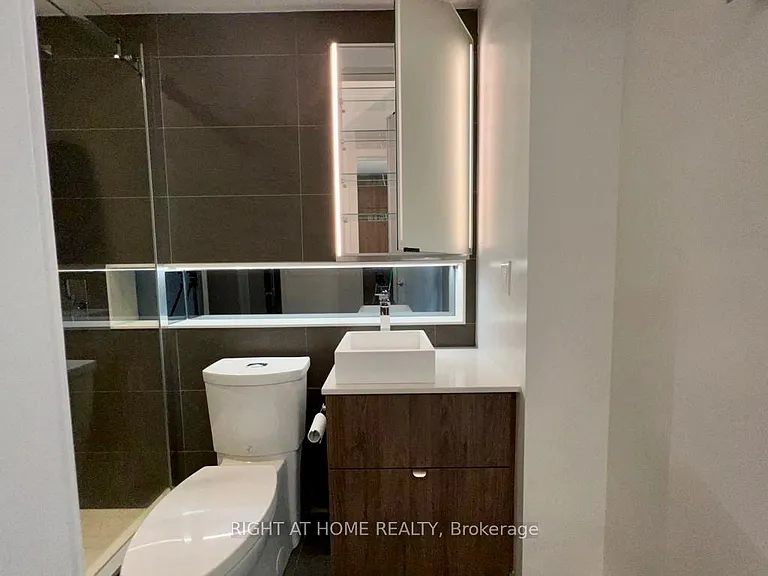 215 Queen St W #2407 — Photo 9