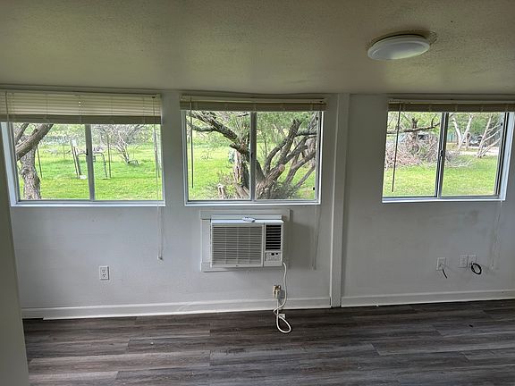 4th image of 113 Fleury Way