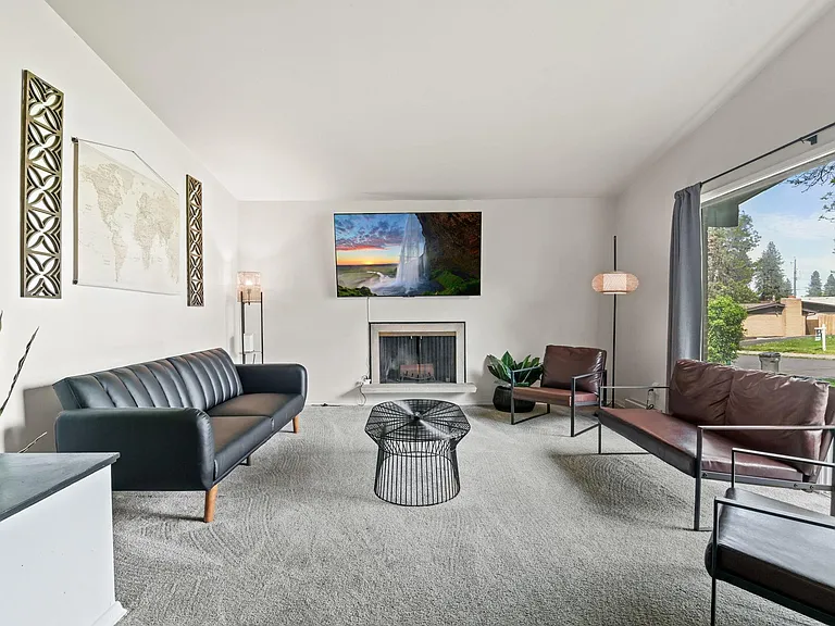 6517 N Stevens St — Photo 1