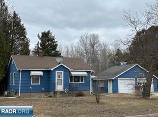 1427 E 39th St, Hibbing, MN 55746