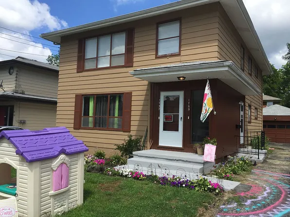 1755 & 1757 Liberty Dr, Akron, OH 44313
