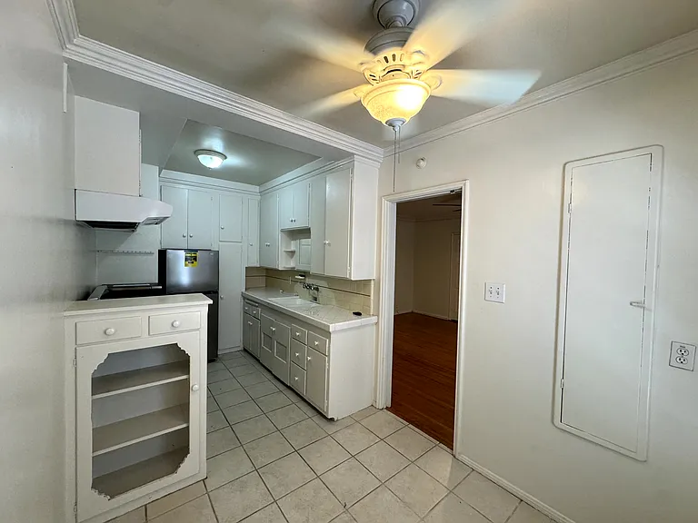 1271 N. Crescent Heights Blvd — Photo 7