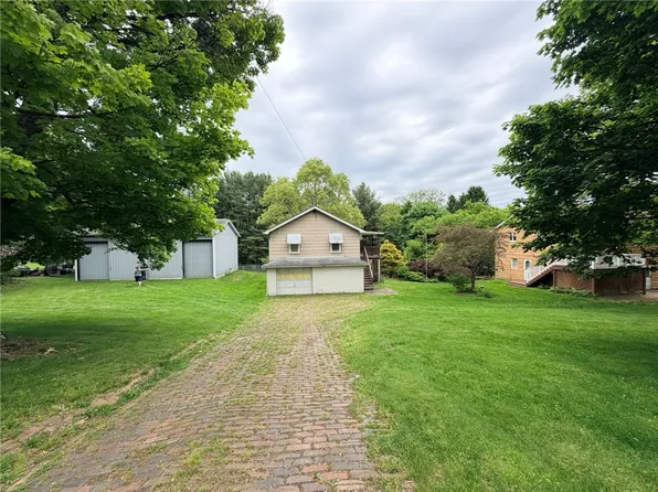 100 S Kings Creek Rd, Burgettstown, PA 15021