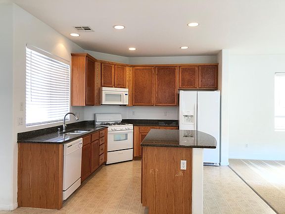 4th image of 10327 Montes Vascos Dr