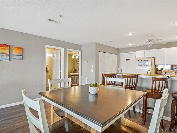 3rd image of 1481 Ledges Dr #1032
