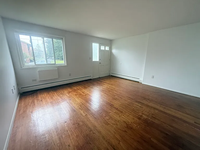 1 Henderson Dr — Photo 11