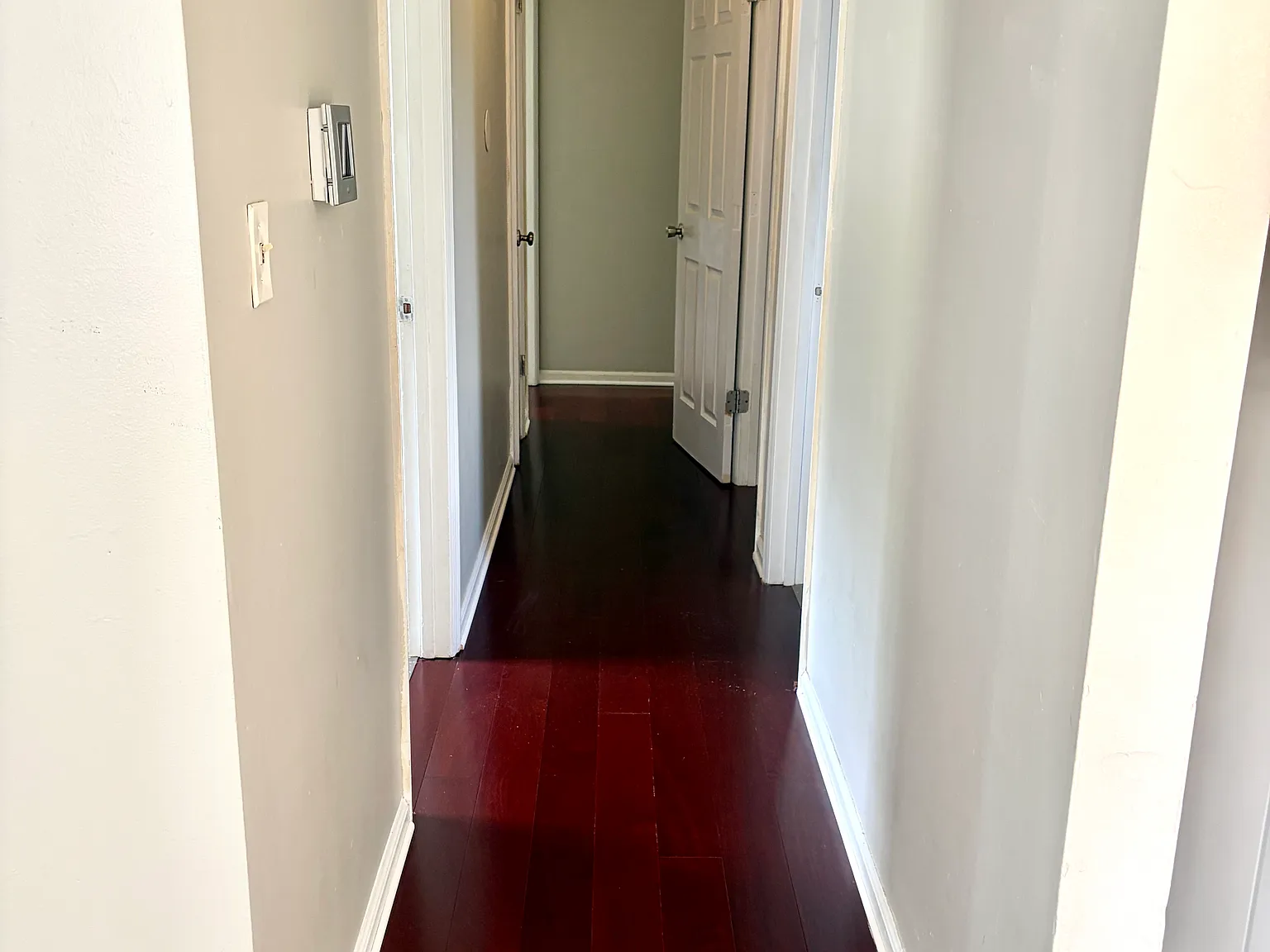 5 bed, 2100 sqft, $1,995 — Photo 4