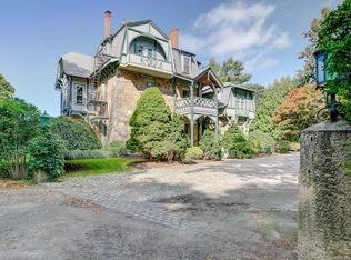 6 Howe Ave APT 3, Newport, RI 02840