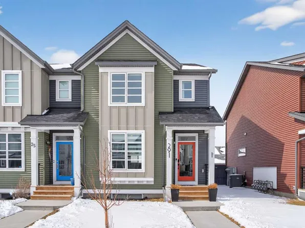 29 E Carringvue Way NW, Calgary, AB T3P 1K9