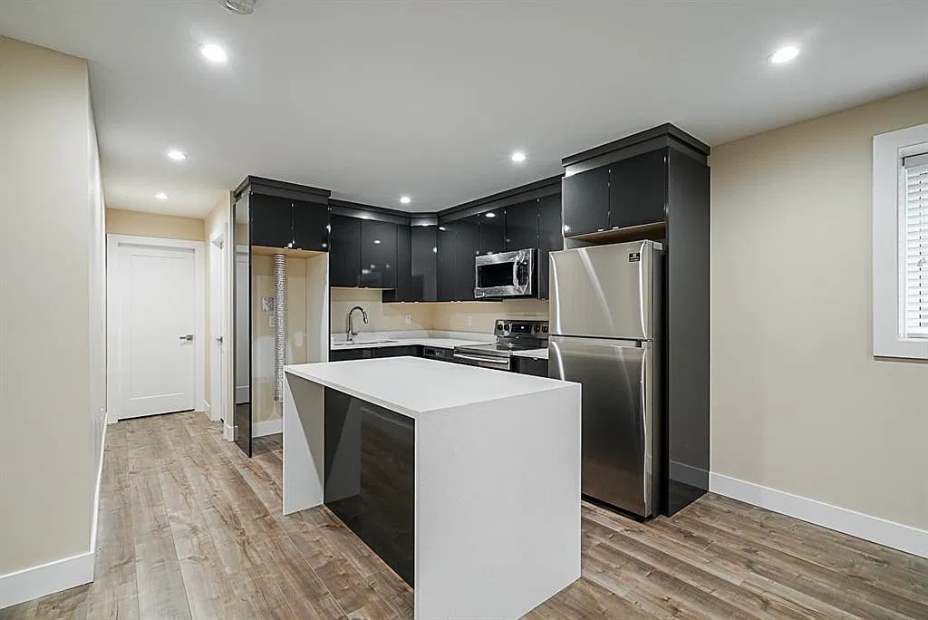 3 bed, 1200 sqft, $3,000 — Photo 1