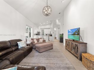 7265 NW 19th Ct, Pembroke Pines, FL 33024