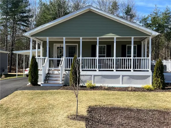 11 Cheryl Ln, Coventry, RI 02816