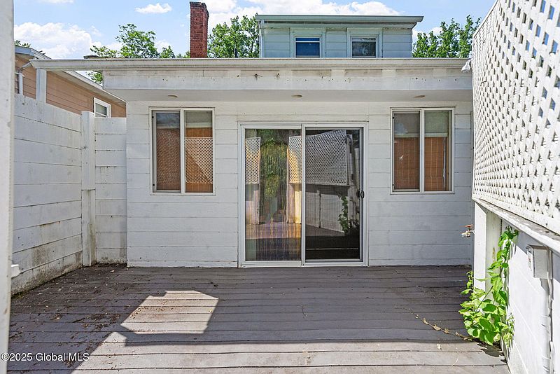3rd image of 29 Tampa Avenue