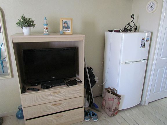 4th image of 6701 Atlantic Ave #201