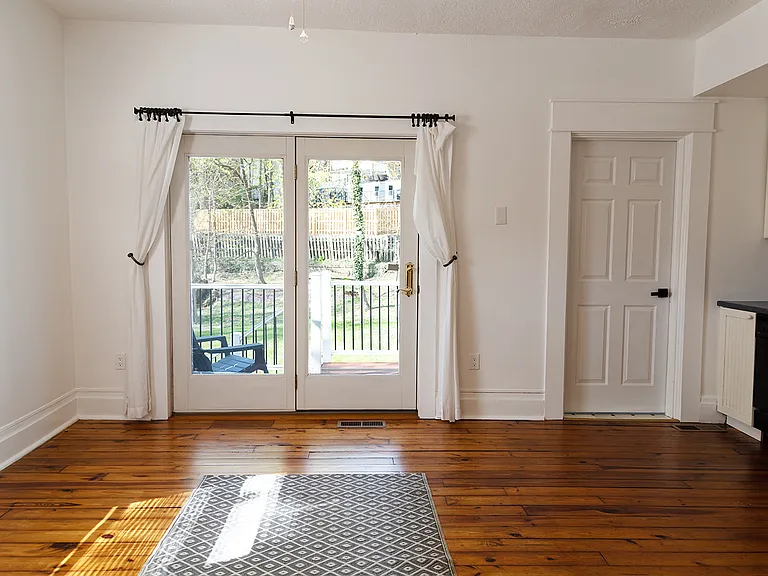 351 Ferry St — Photo 6