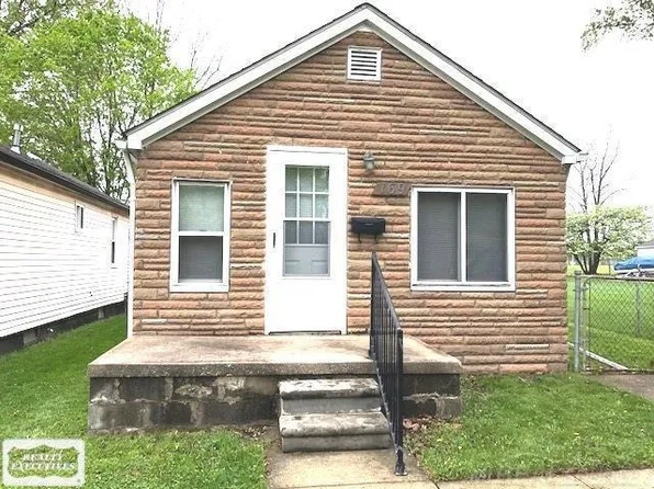 169 N Wilson Blvd, Mount Clemens, MI 48043