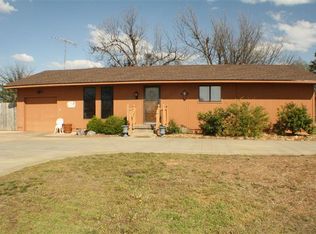 914 N 15th St, Perry, OK 73077