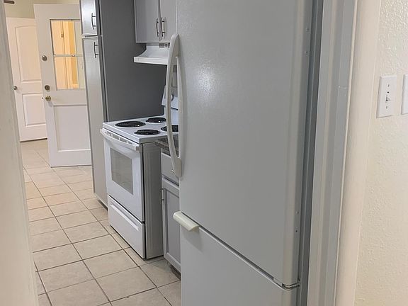 4th image of 1323 Highland Park Ave