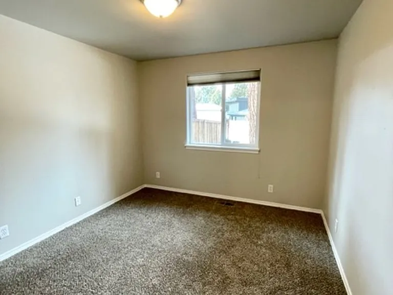 1157 SW Silver Lake Blvd — Photo 14