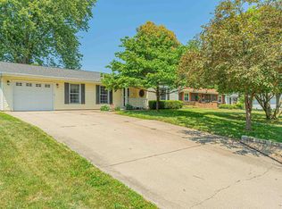 1027 N College St, Lincoln, IL 62656