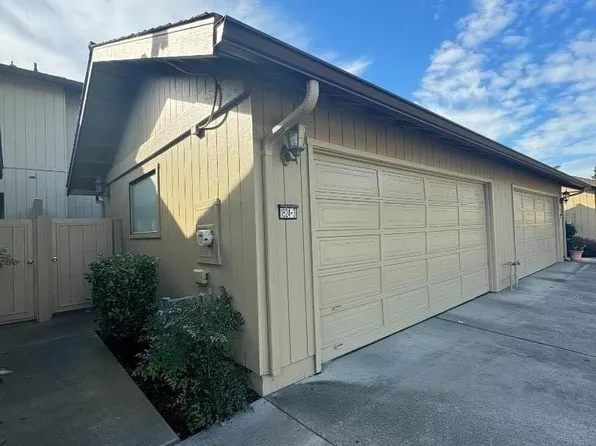 1824 Cherokee Dr #3, Salinas, CA 93906