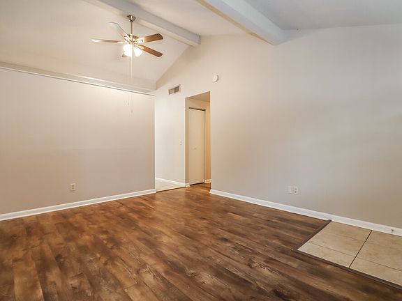 4th image of 16022 Saddle Creek Dr