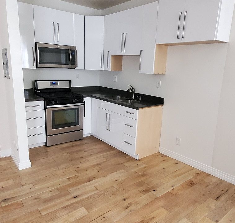 1st image of 4846 Rosewood Ave #0B-1Ba-595Sqft