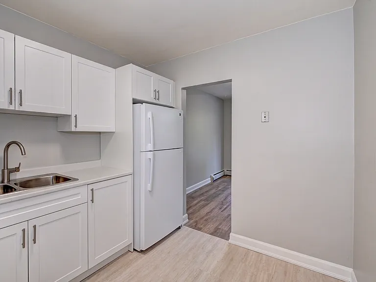 202 Hespeler Rd — Photo 21