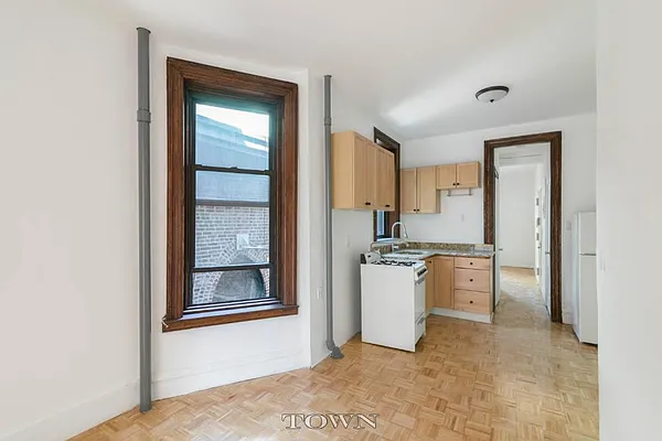 Rented by Town Residential | media 49