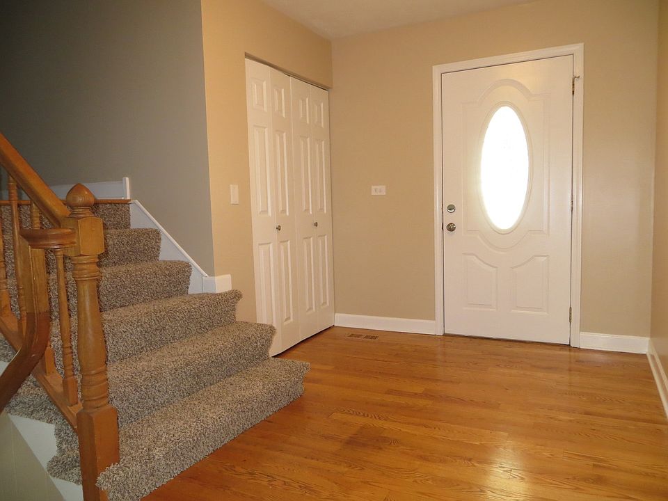 1st image of 228 Hampshire Ln