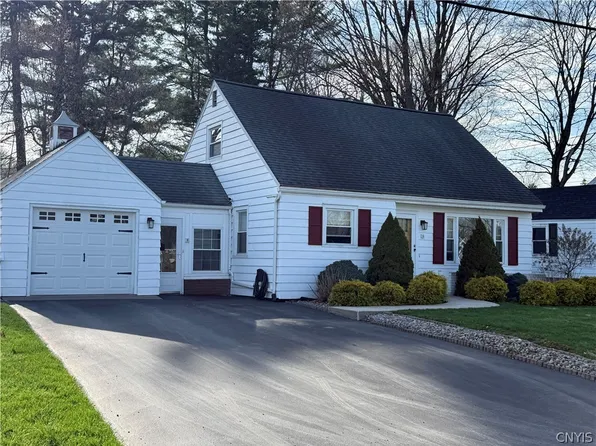 8 Janet Ter, New Hartford, NY 13413