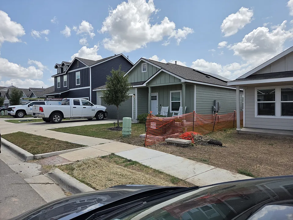 433 Whoopers Loop