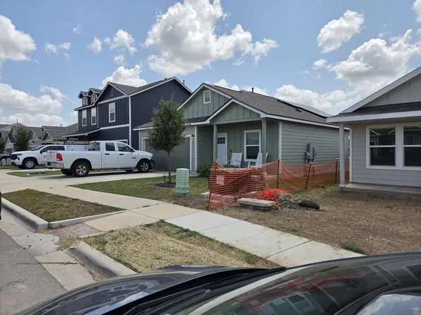433 Whoopers Loop, Uhland, TX 78640
