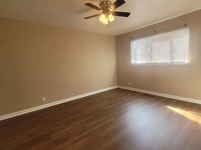 3012 Elmwood Ave — Photo 9