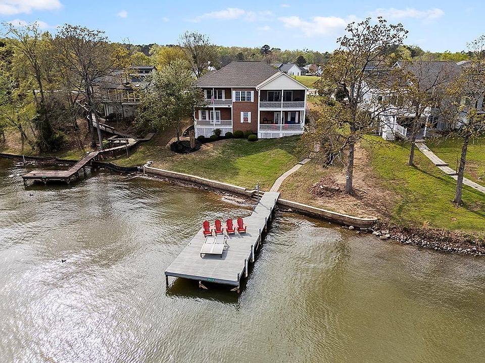 1st image of 306 Driftwood Dr